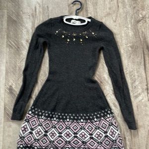 Super cute charcoal Abercrombie sweater girls dress size 11/12.